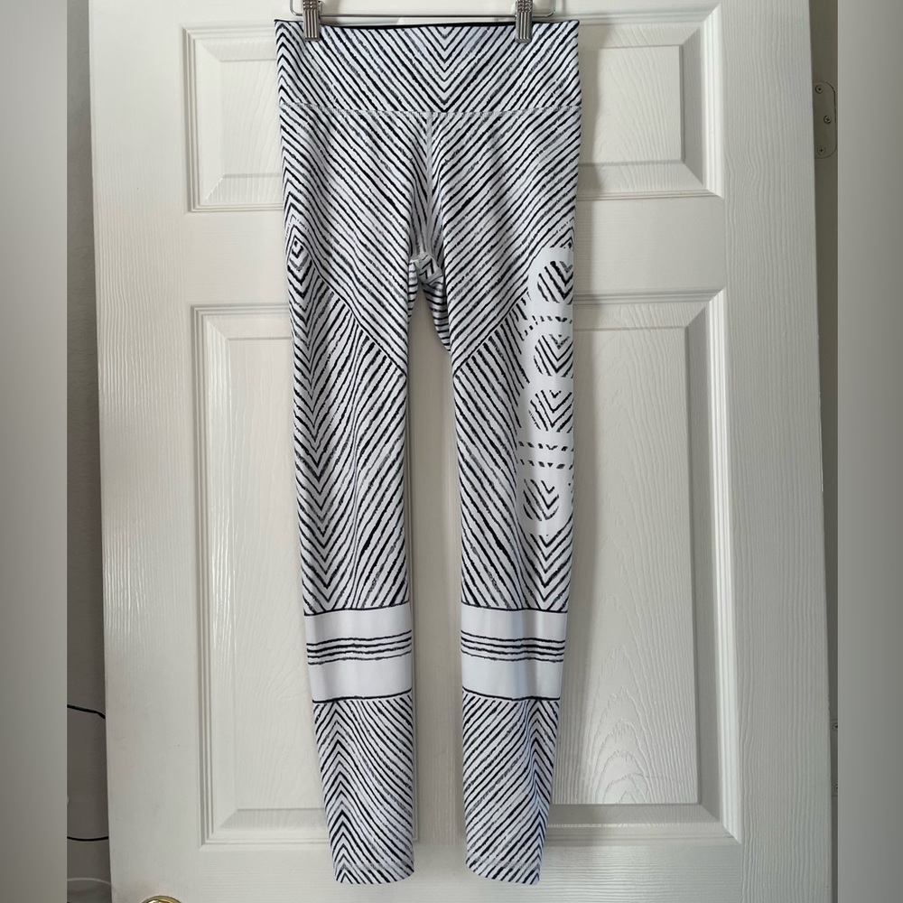 Women’s Aim’n Sportswear white & black workout leggings- Size S